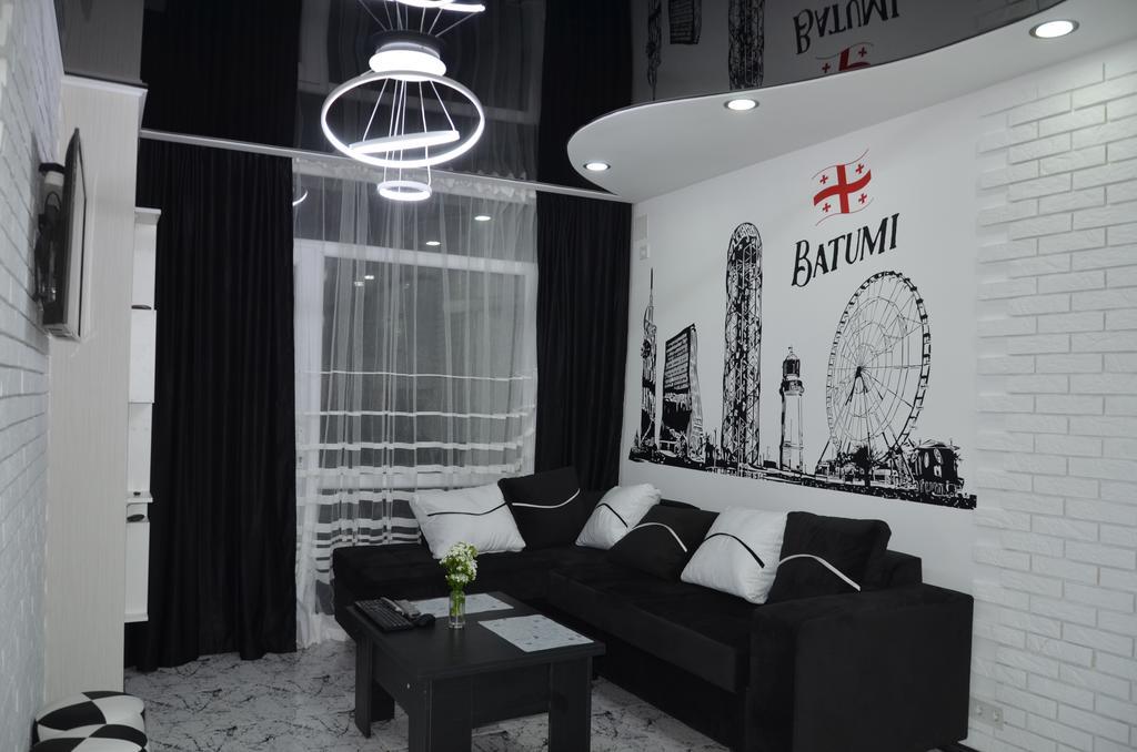 Studio "Black - White" Batumi Exterior photo